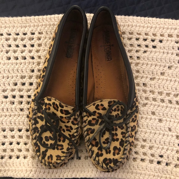 Minnetonka Moccasins - Leopard Haircalf Moccasins - Size 8